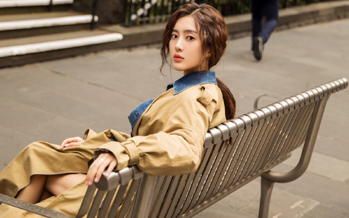 高温“烤”验下的工作者：打捞水草保灌解“渴”